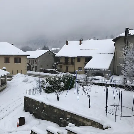 Feriehus De L'ain T'y Piques