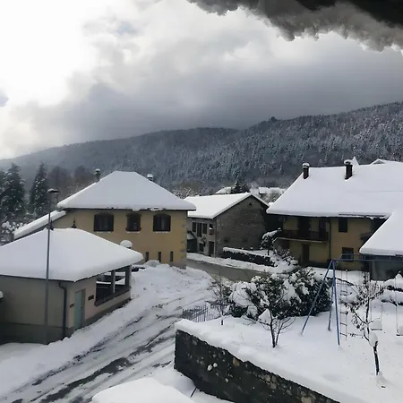 Feriehus De L'ain T'y Piques